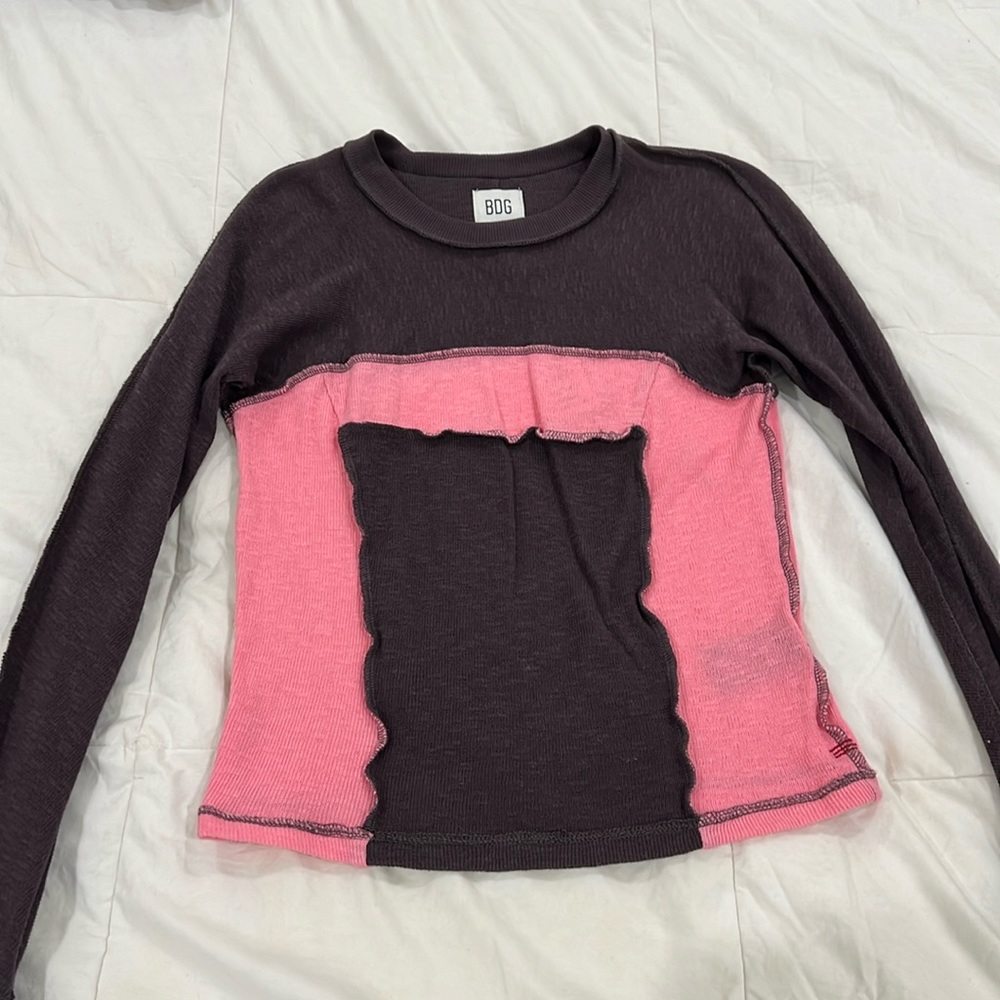 BDG NWT women’s raw Hem long sleeve shirt